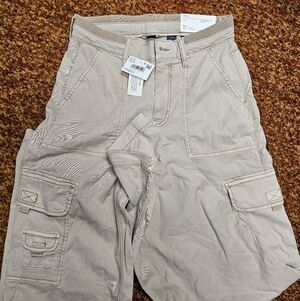 NWT American Eagle Outfitters Beige Stretch Cargo Pants